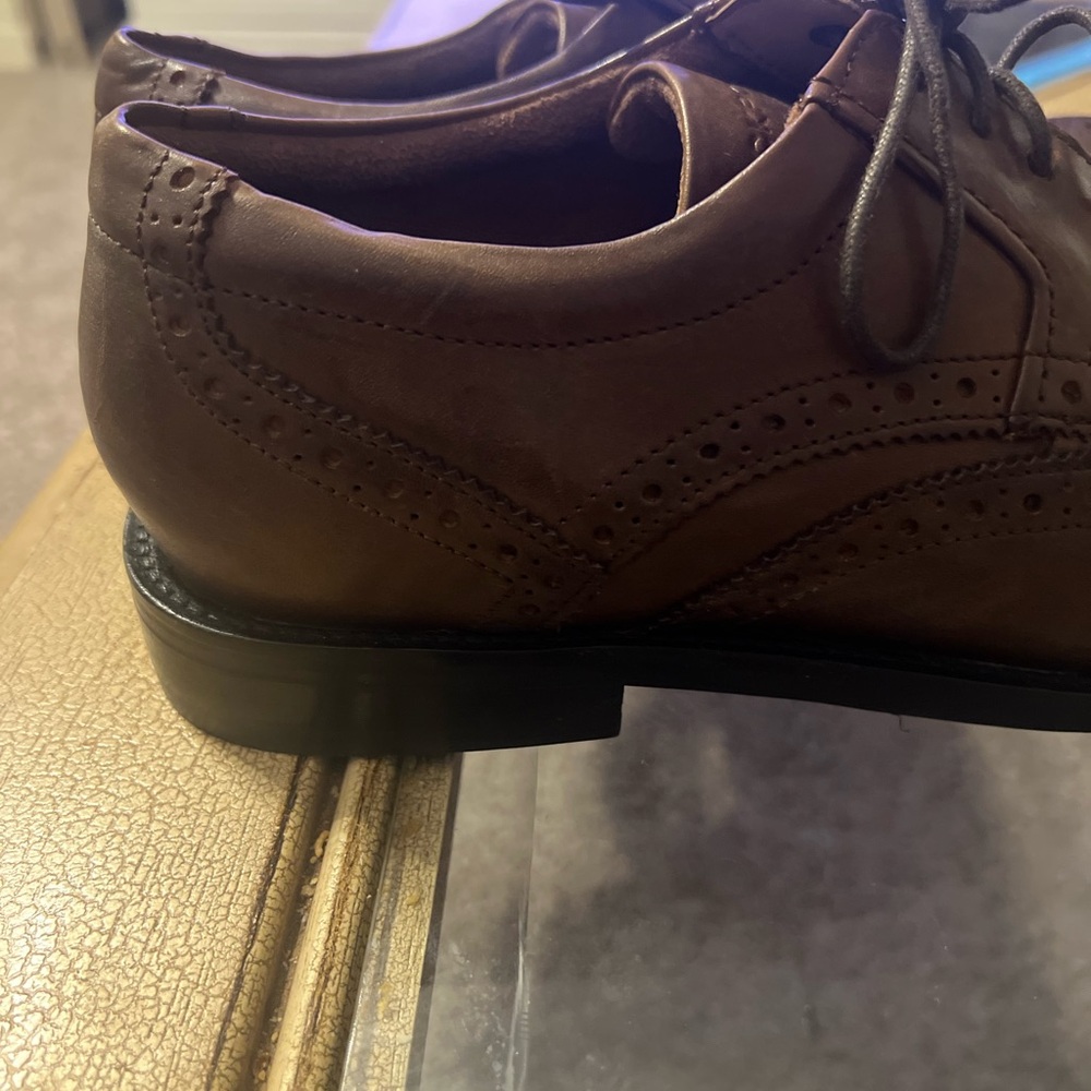 NWOB Rockport Wingtip Perforated Brogue Men's Brown Leather Oxfords 9.5W - Picture 6 of 16